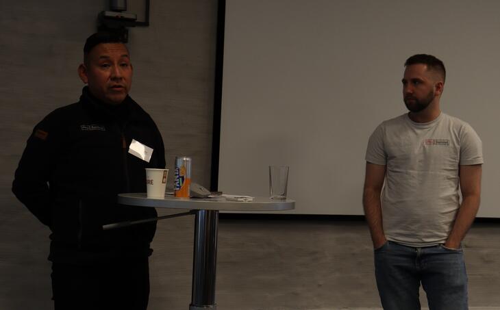 Ansatte på Pro Sentret holder presentasjon.